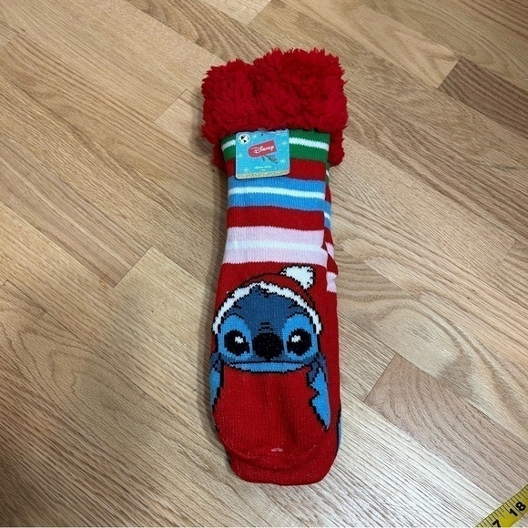 Lilo & Stitch Christmas Slipper Socks NWT Disney Red Blue Gripper Women’s 4-10 - Picture 3 of 5